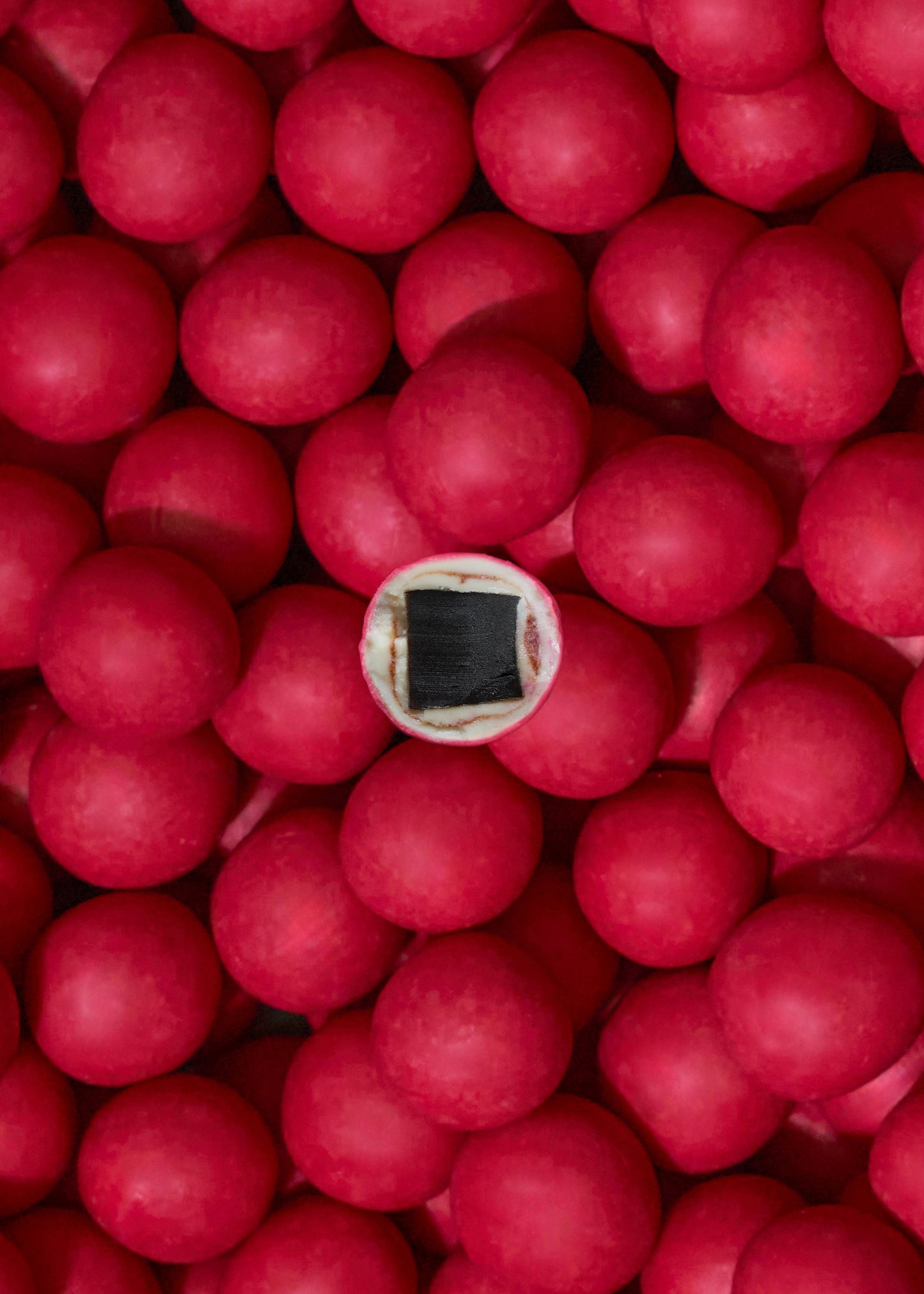 FaS775 Lakrids by Bülow LOVE – STRAWBERRIES & CREAM small
